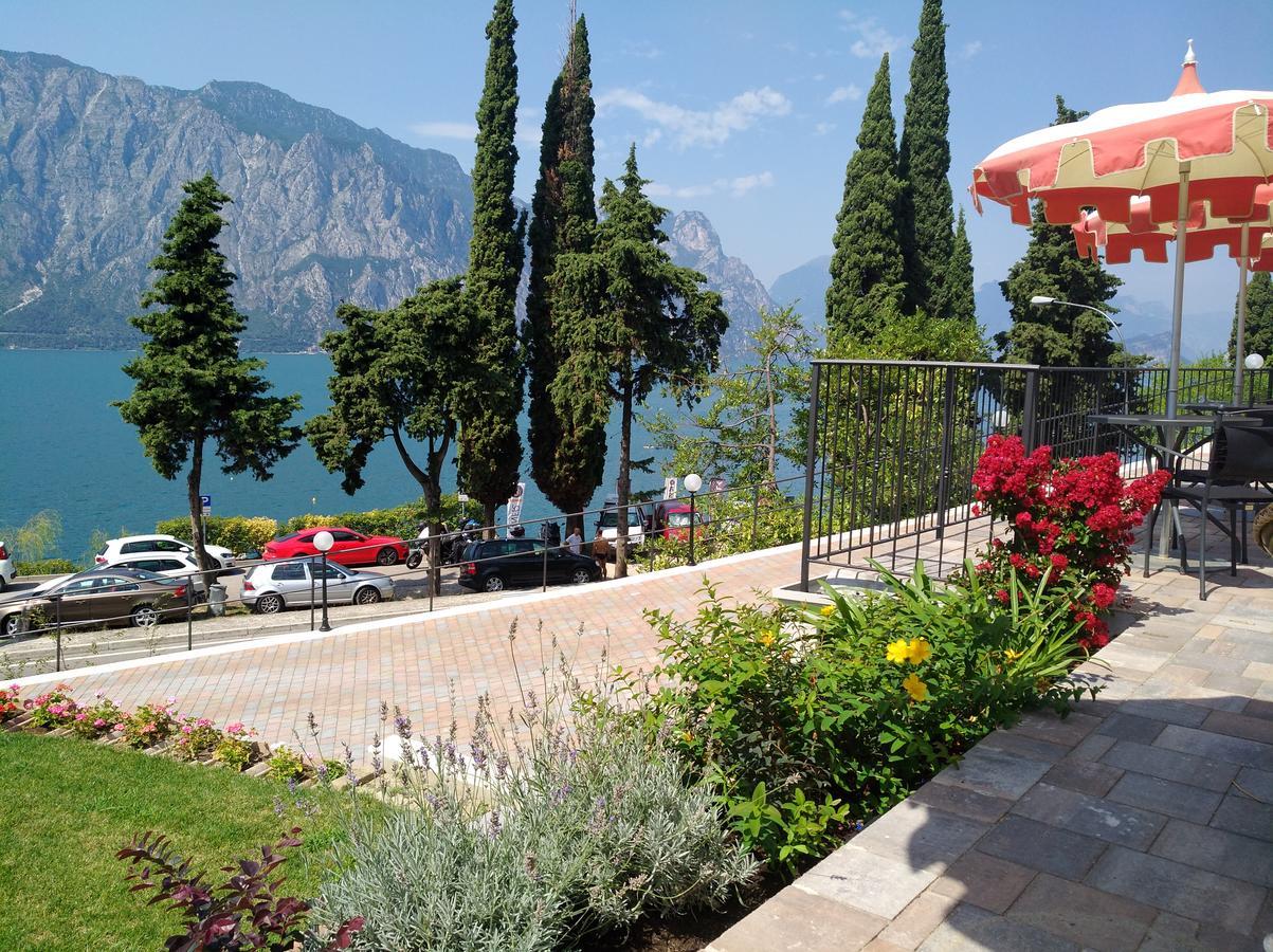 Hotel Oasi Beach Malcesine Exterior photo